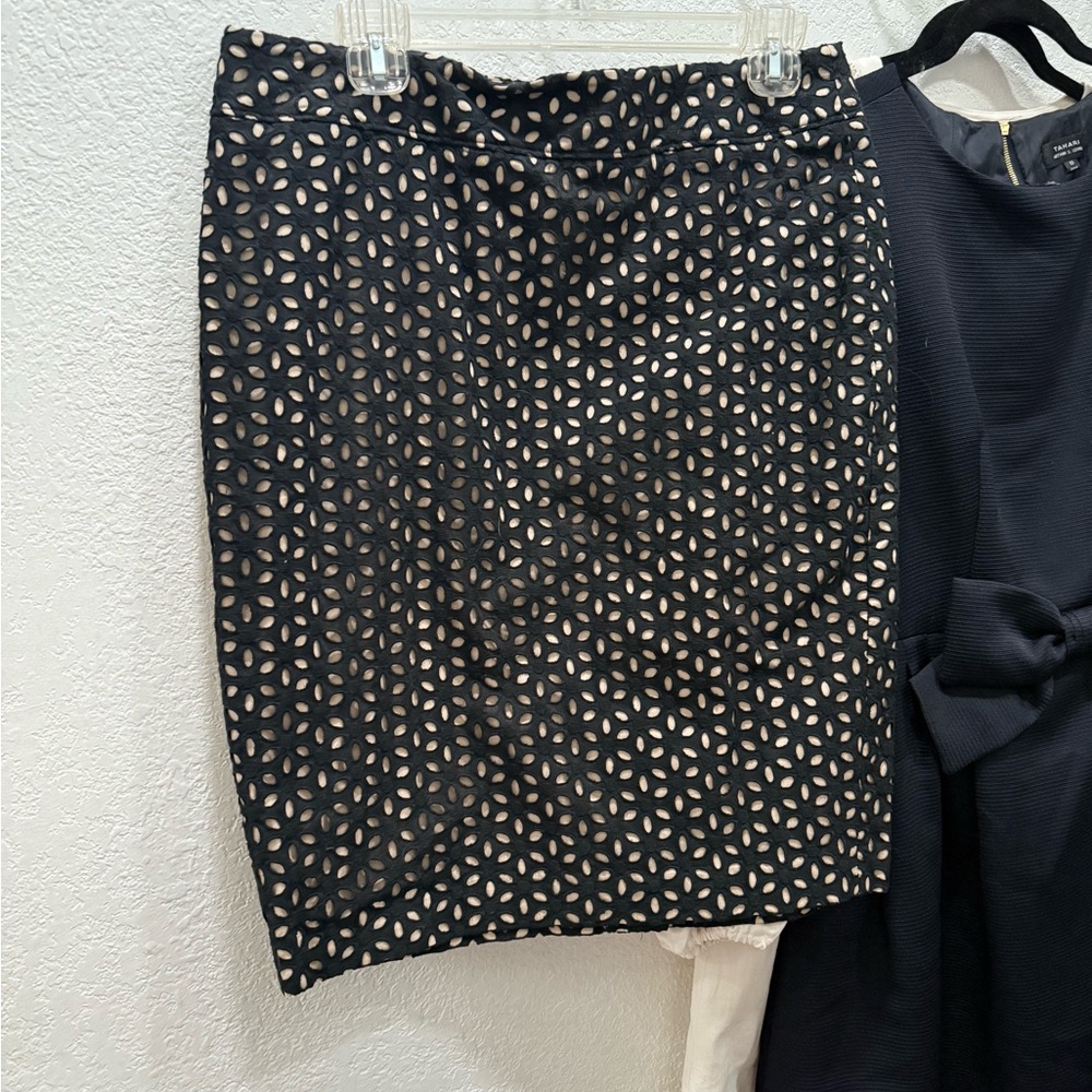 LOFT Black and White Pencil Skirt Knee-Length Cocktail